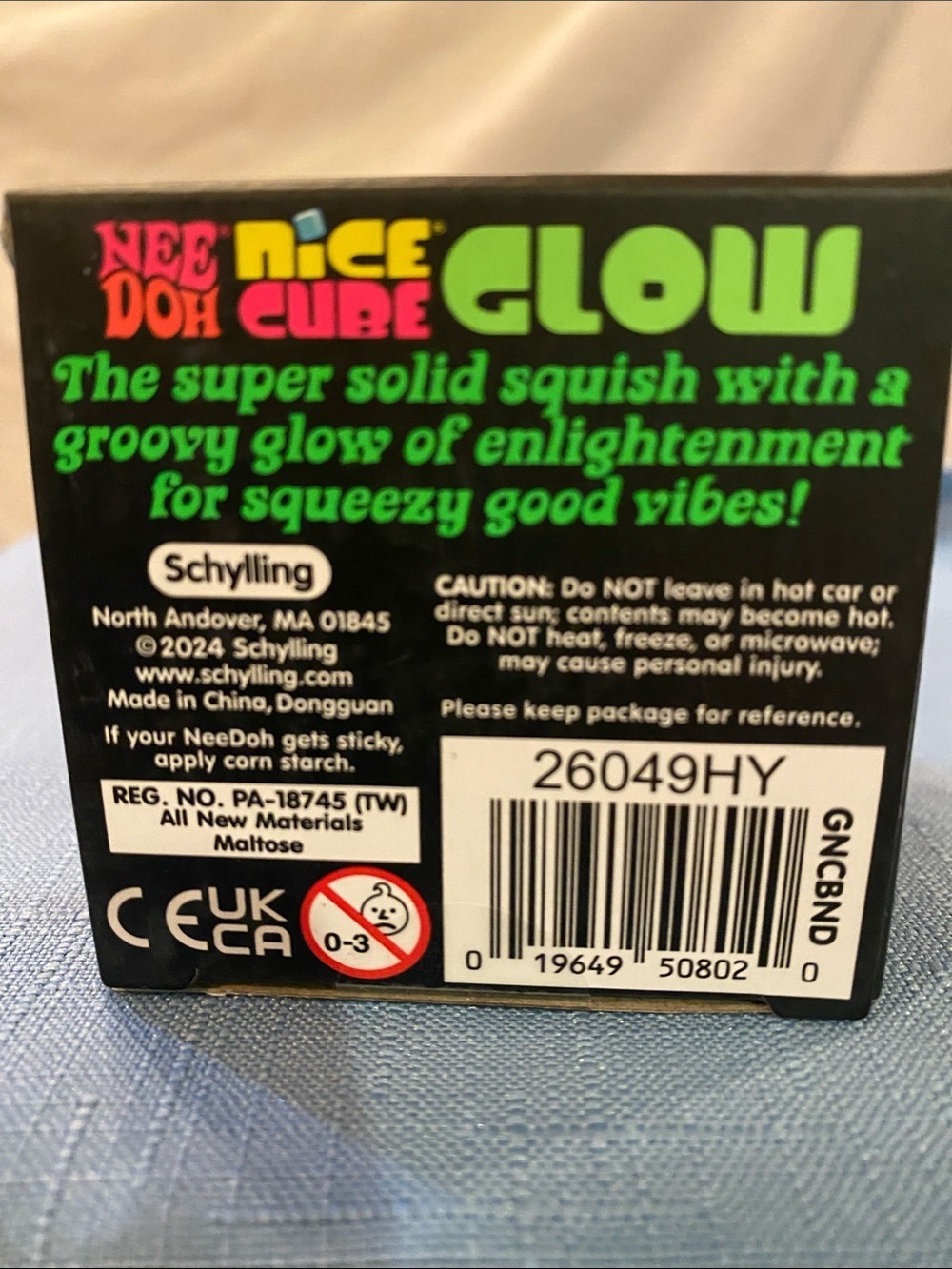 Nice Cube Glow Super Solid Squish - Green - Picture 4 of 4